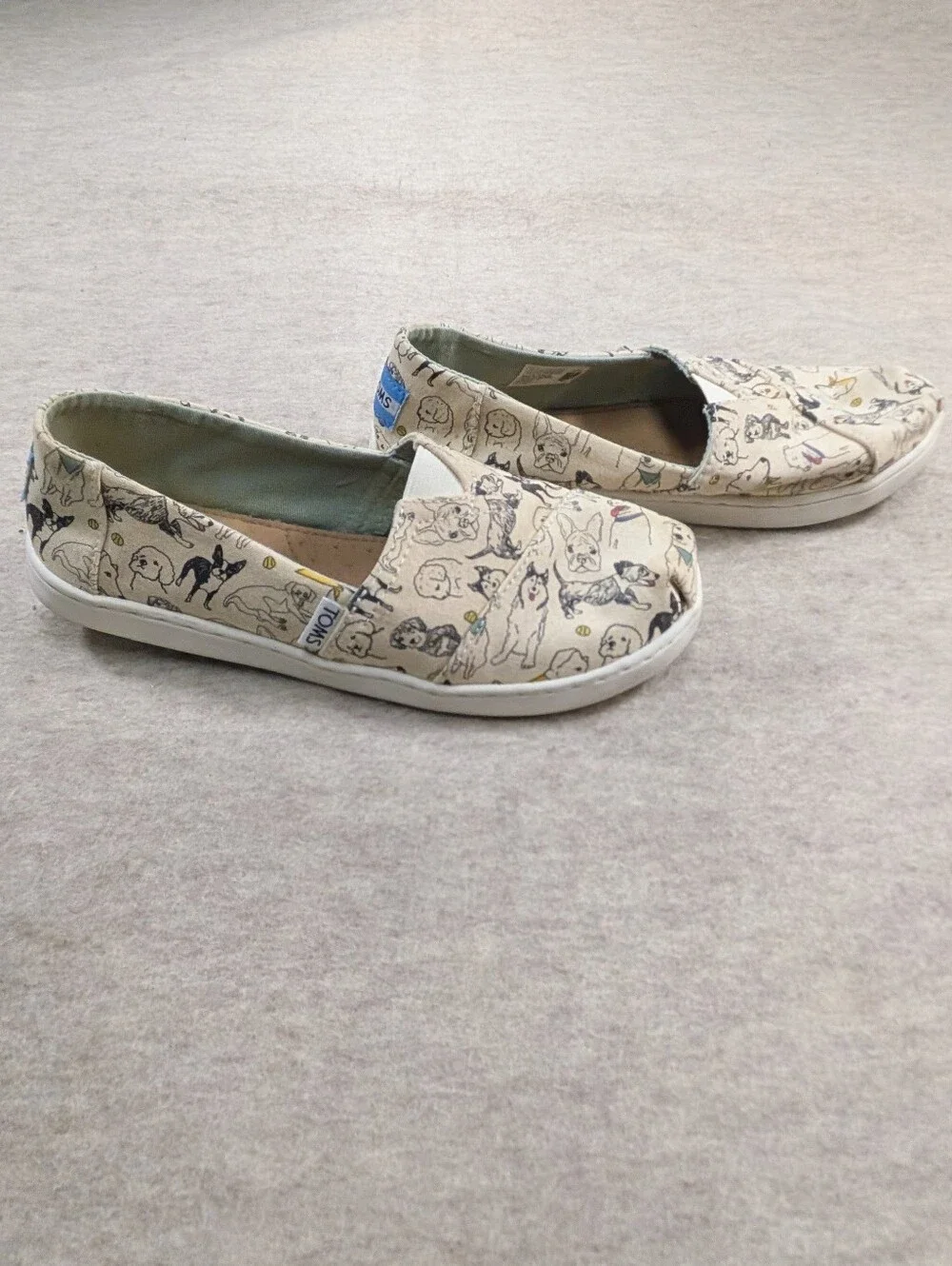 TOMS Kid's Youth 4.5 Beige Canvas Slip On Cute Pet Dog Print Artwork Casual Shoe